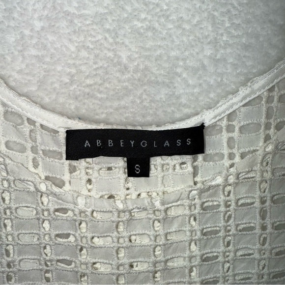 Abbey Glass Open Knit Hi Low Blouse Womans Small White Cotton Beachy Classic - Picture 5 of 9